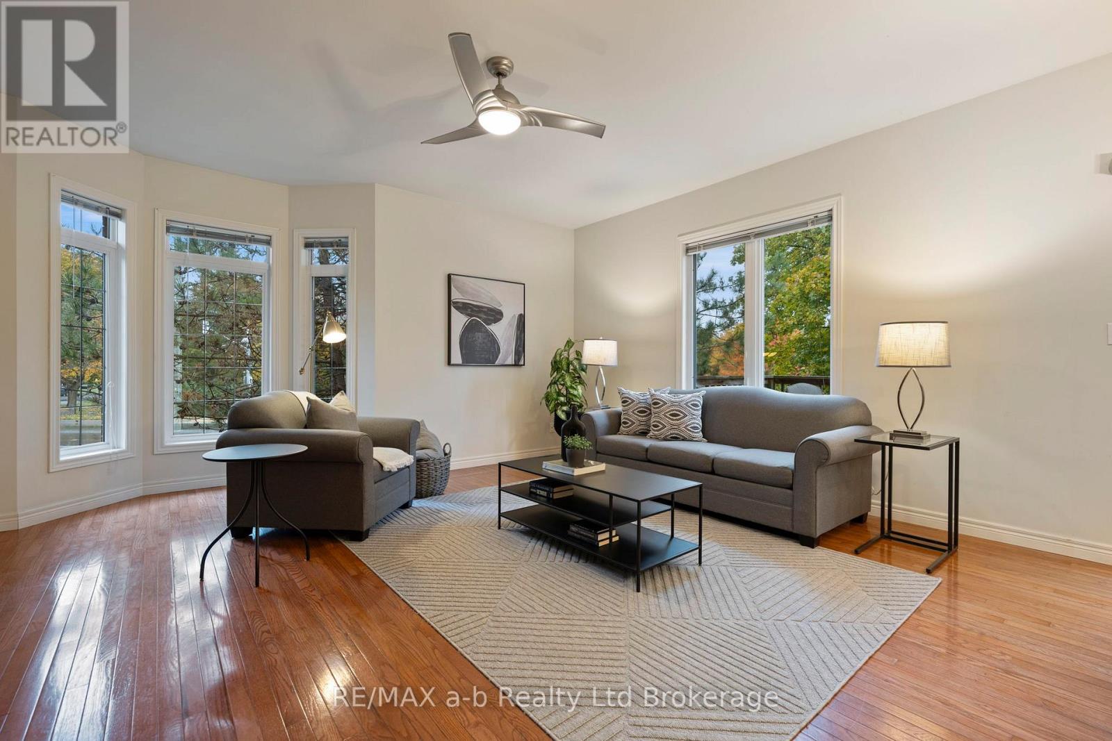 117 Ferguson Drive, Woodstock, Ontario N4V 1H4 - Photo 3 - X12514060