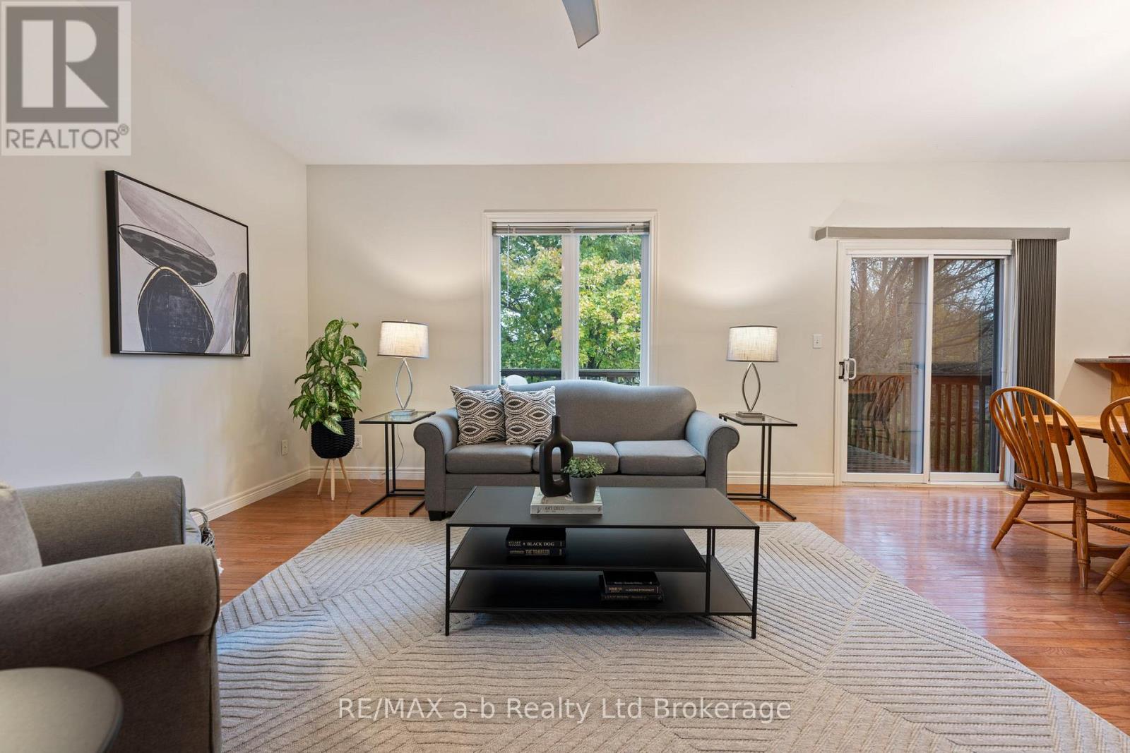 117 Ferguson Drive, Woodstock, Ontario N4V 1H4 - Photo 4 - X12514060