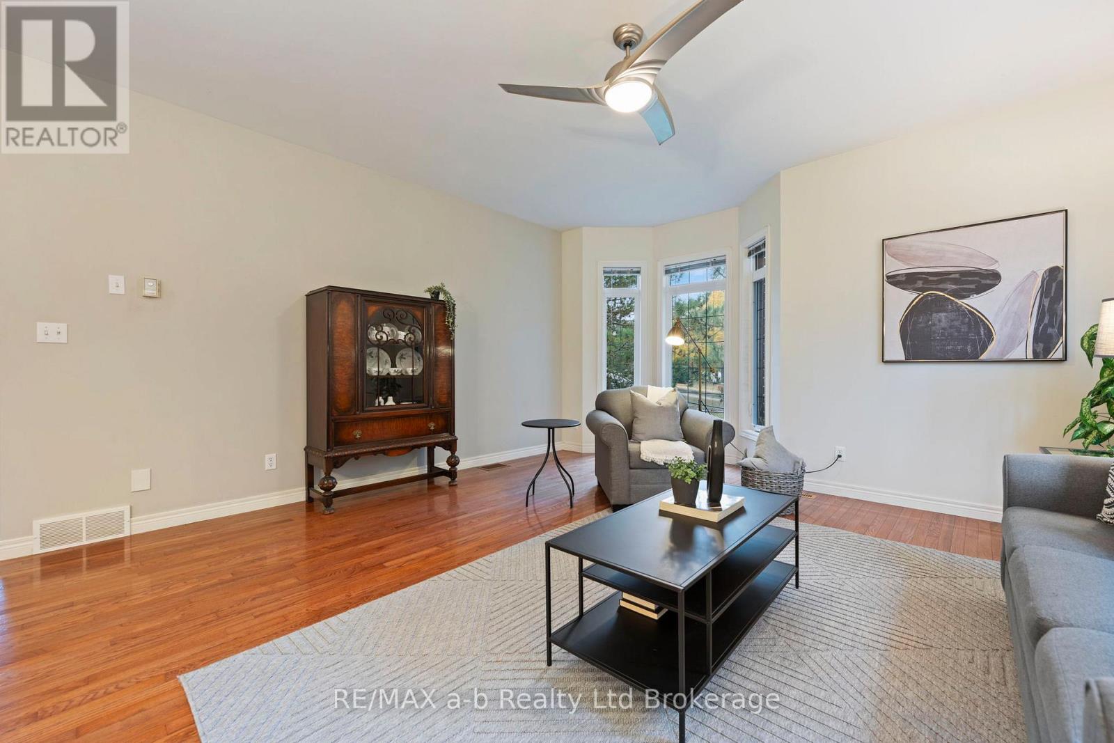 117 Ferguson Drive, Woodstock, Ontario N4V 1H4 - Photo 6 - X12514060