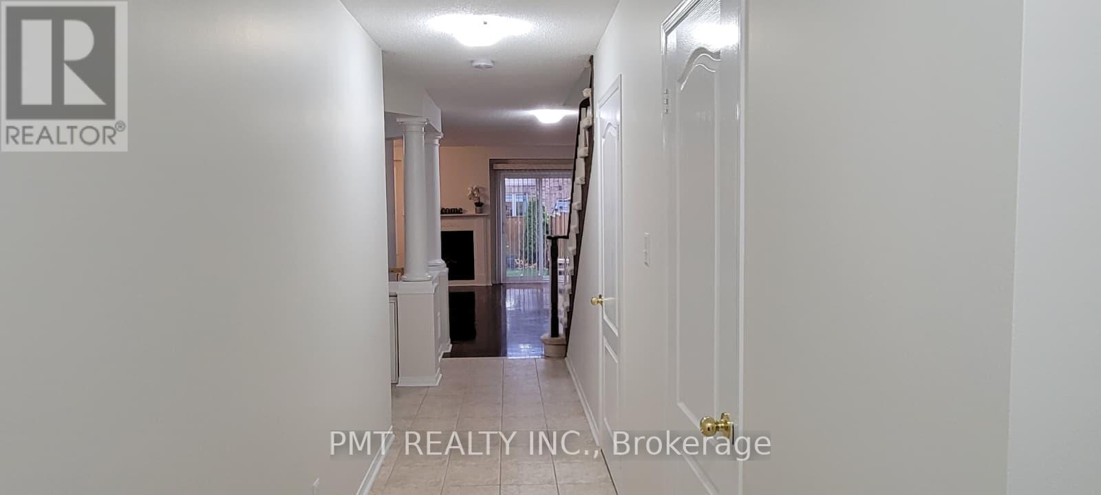 2151 Forest Gate Park, Oakville, Ontario  L6M 4B3 - Photo 2 - W12468049