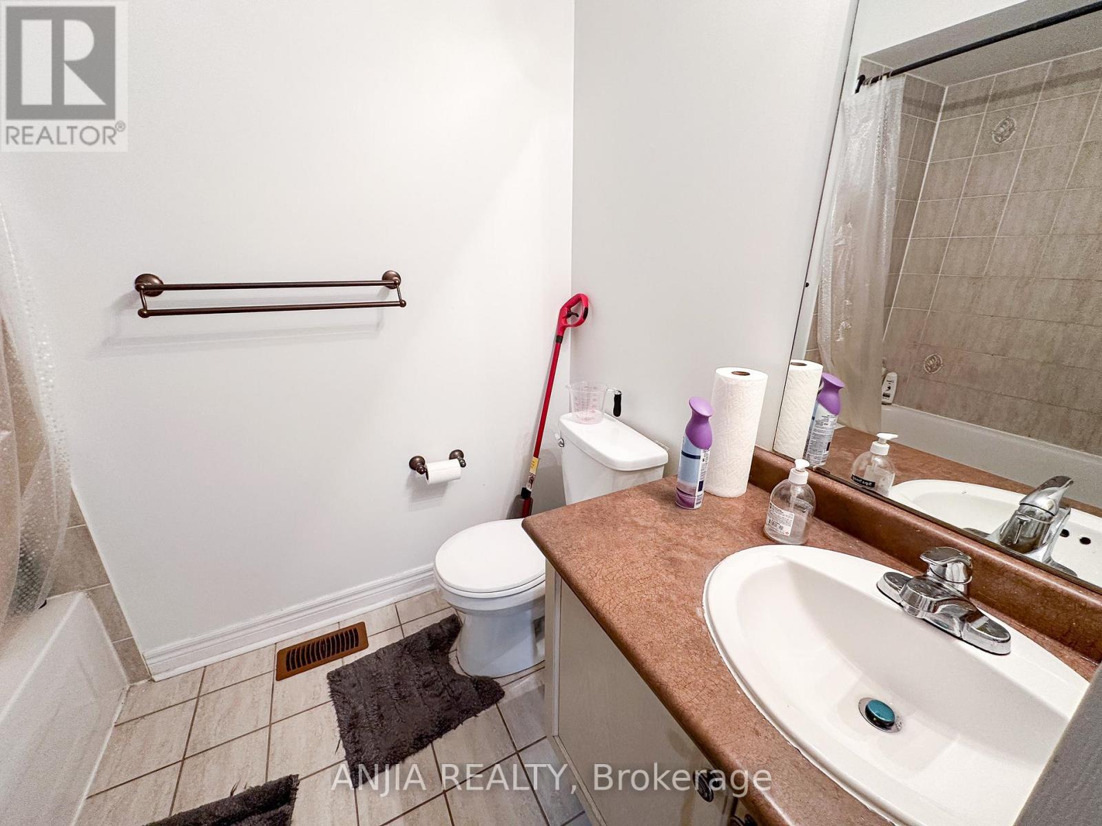 40 Cathmar Drive, Markham, Ontario  L6E 2H2 - Photo 27 - N12513944