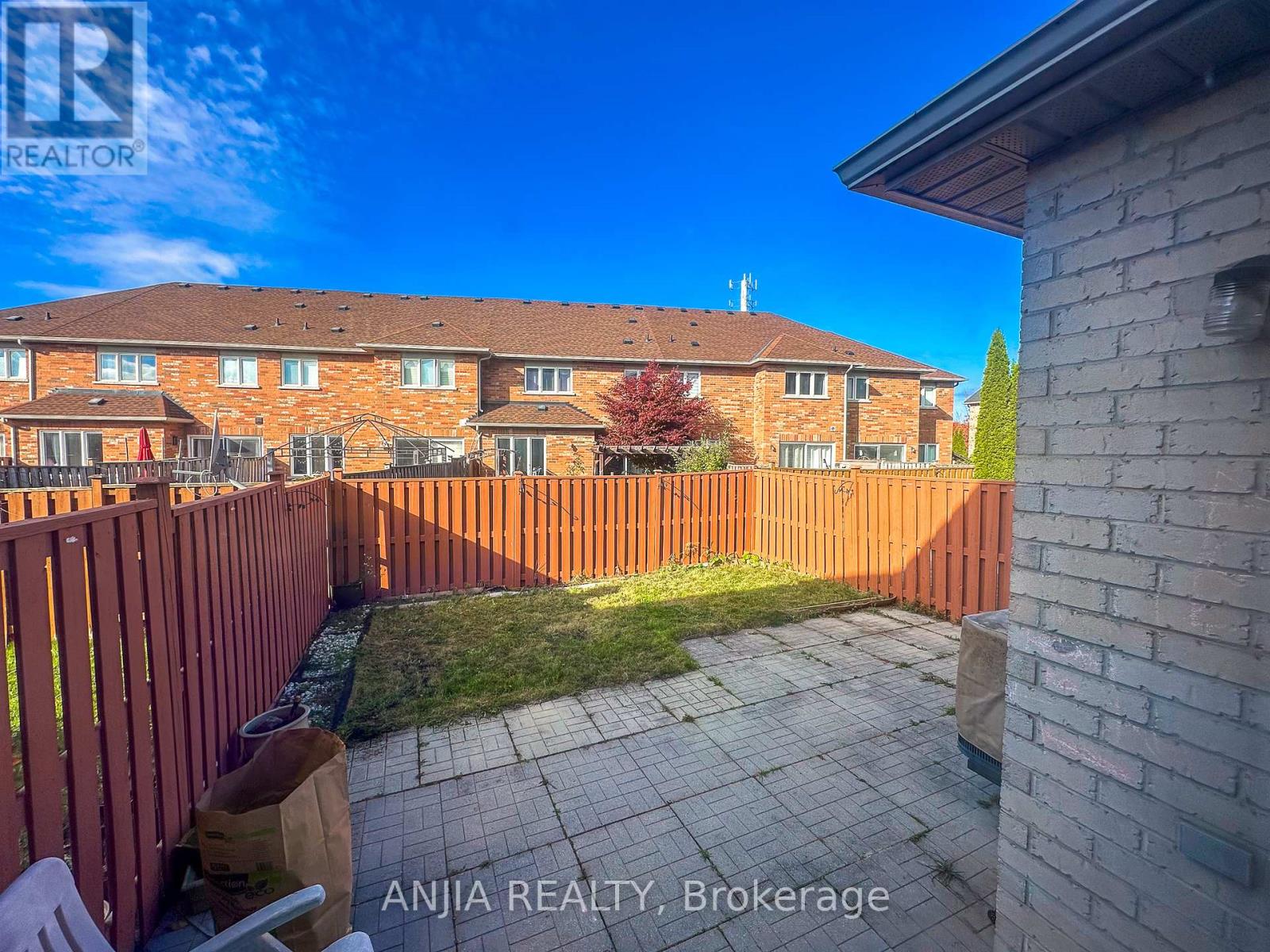 40 Cathmar Drive, Markham, Ontario  L6E 2H2 - Photo 7 - N12513944