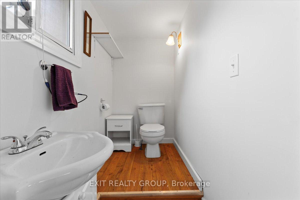 101 Durham Street S, Madoc, Ontario  K0K 2K0 - Photo 5 - X12514028