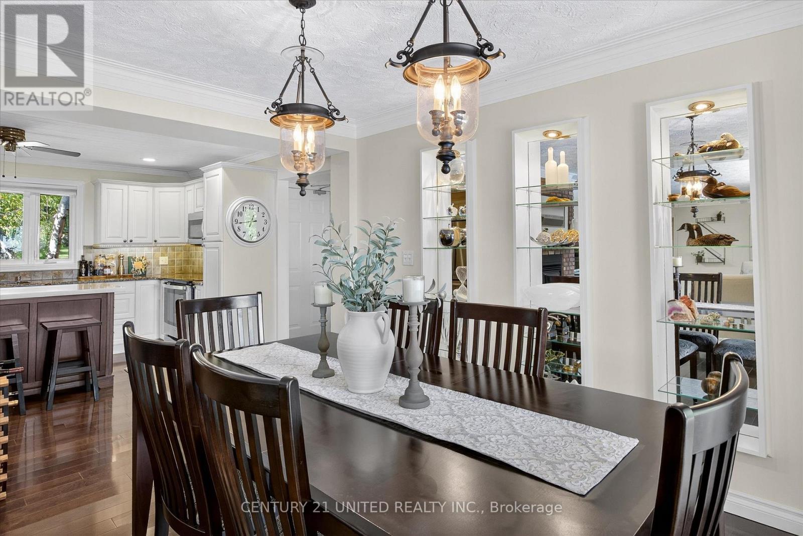 8 Oakwood Crescent, Peterborough, Ontario K9J 1N3 - Photo 10 - X12514050