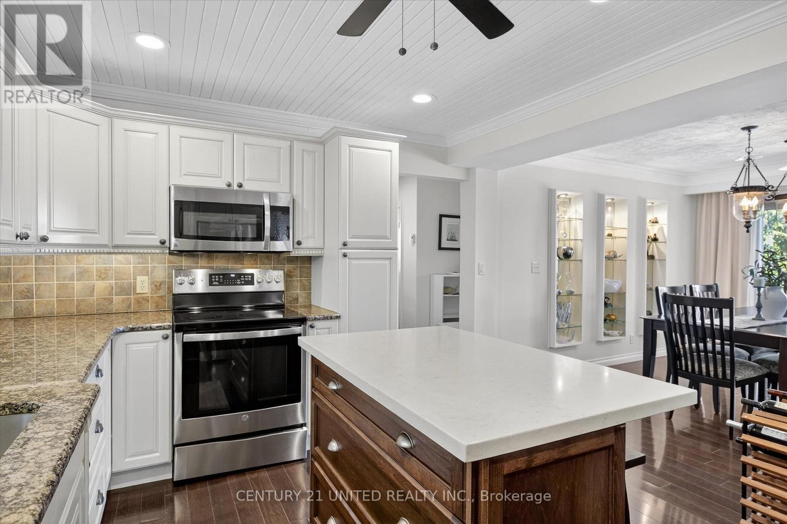 8 Oakwood Crescent, Peterborough, Ontario K9J 1N3 - Photo 12 - X12514050