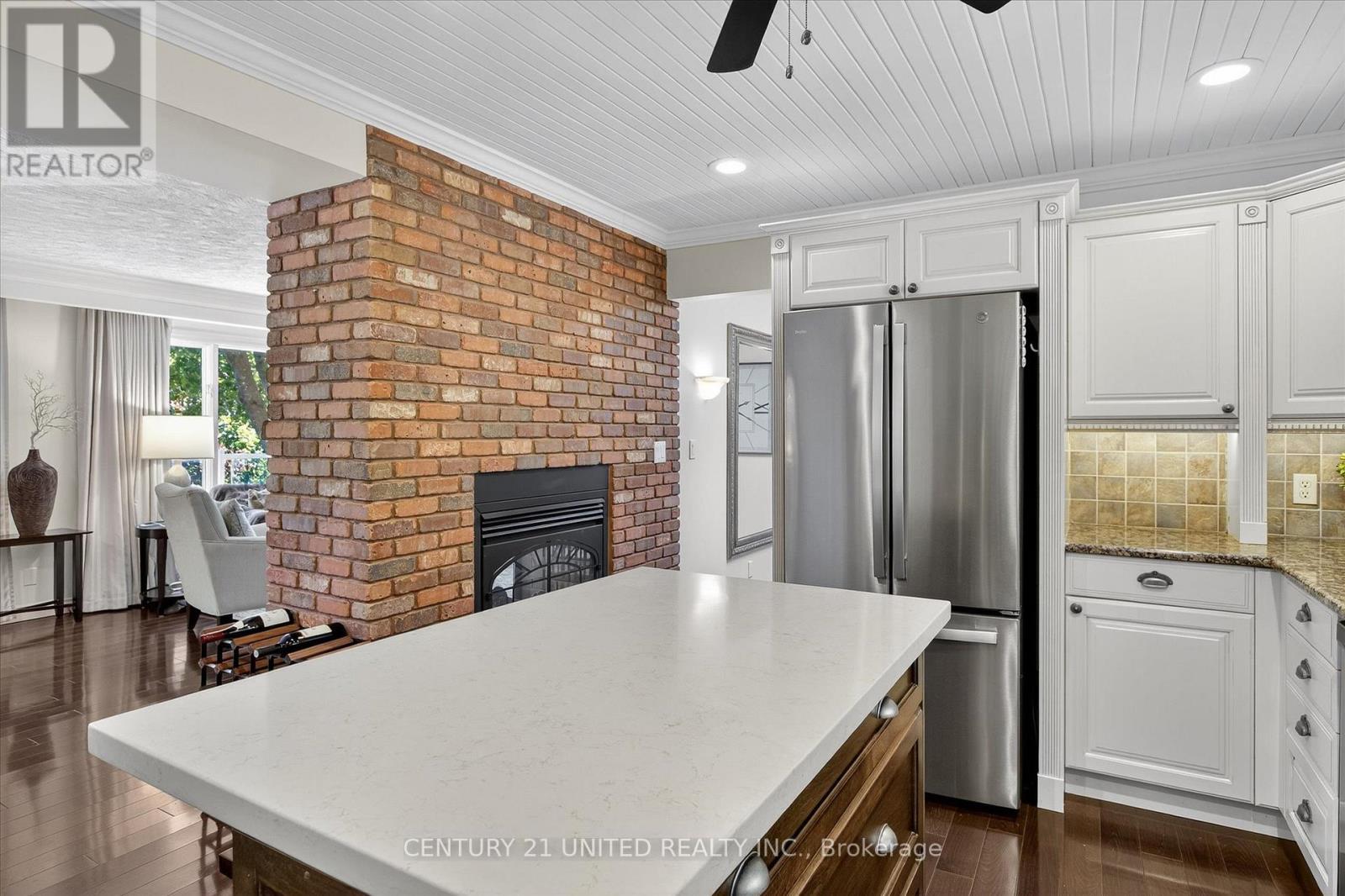 8 Oakwood Crescent, Peterborough, Ontario K9J 1N3 - Photo 13 - X12514050