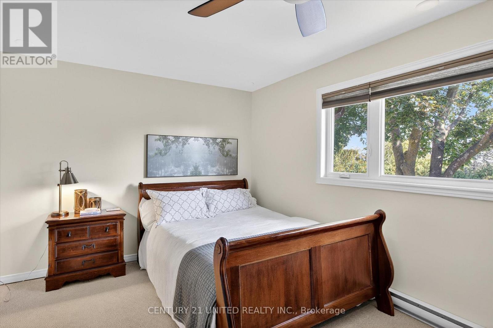 8 Oakwood Crescent, Peterborough, Ontario K9J 1N3 - Photo 16 - X12514050