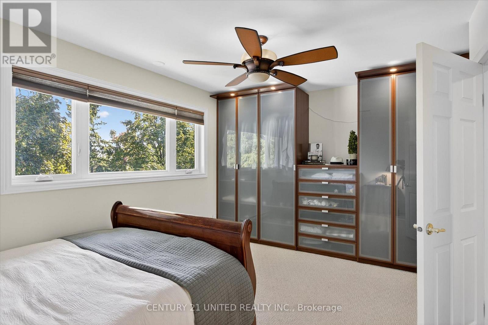 8 Oakwood Crescent, Peterborough, Ontario K9J 1N3 - Photo 18 - X12514050