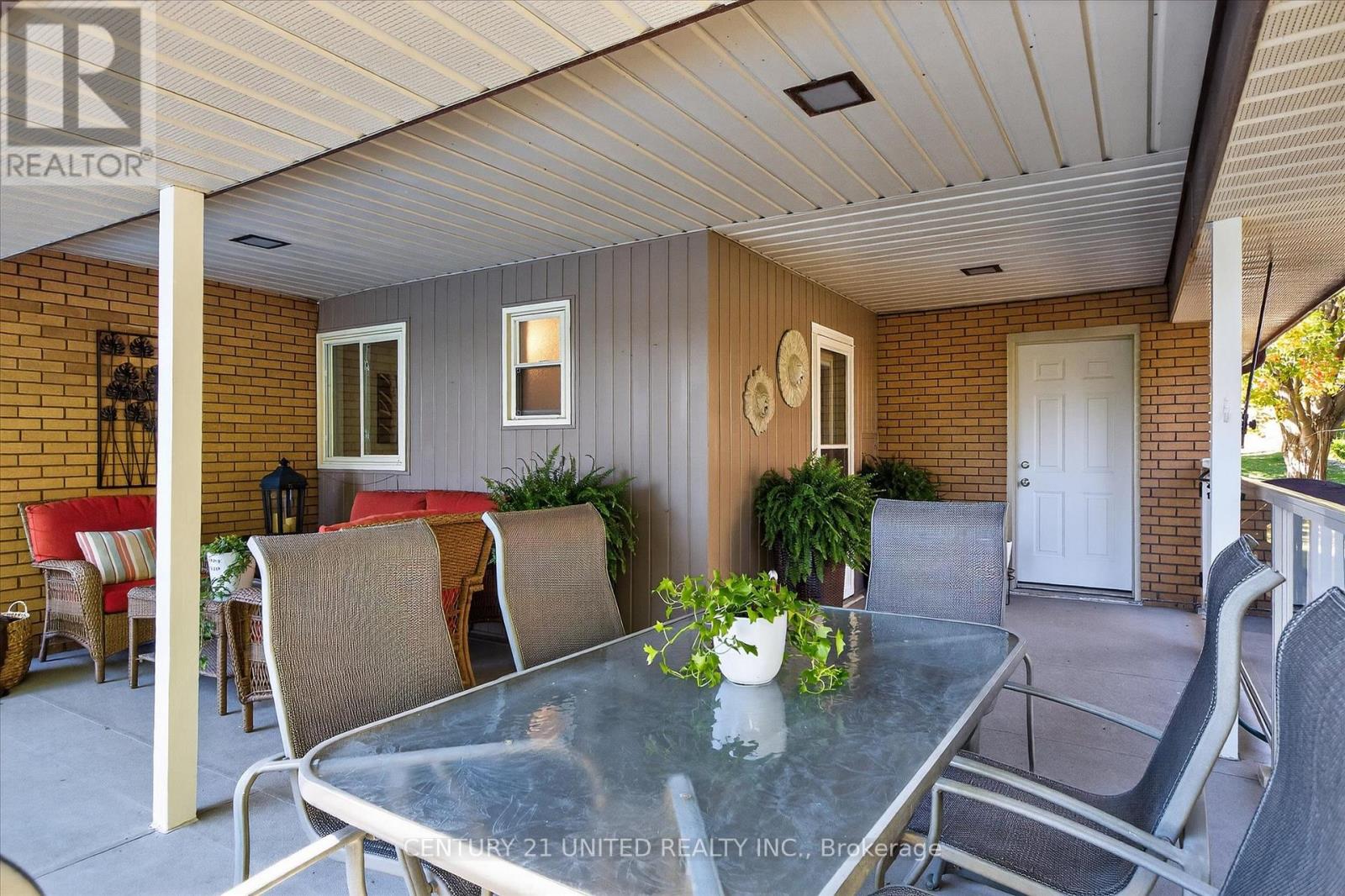 8 Oakwood Crescent, Peterborough, Ontario K9J 1N3 - Photo 24 - X12514050