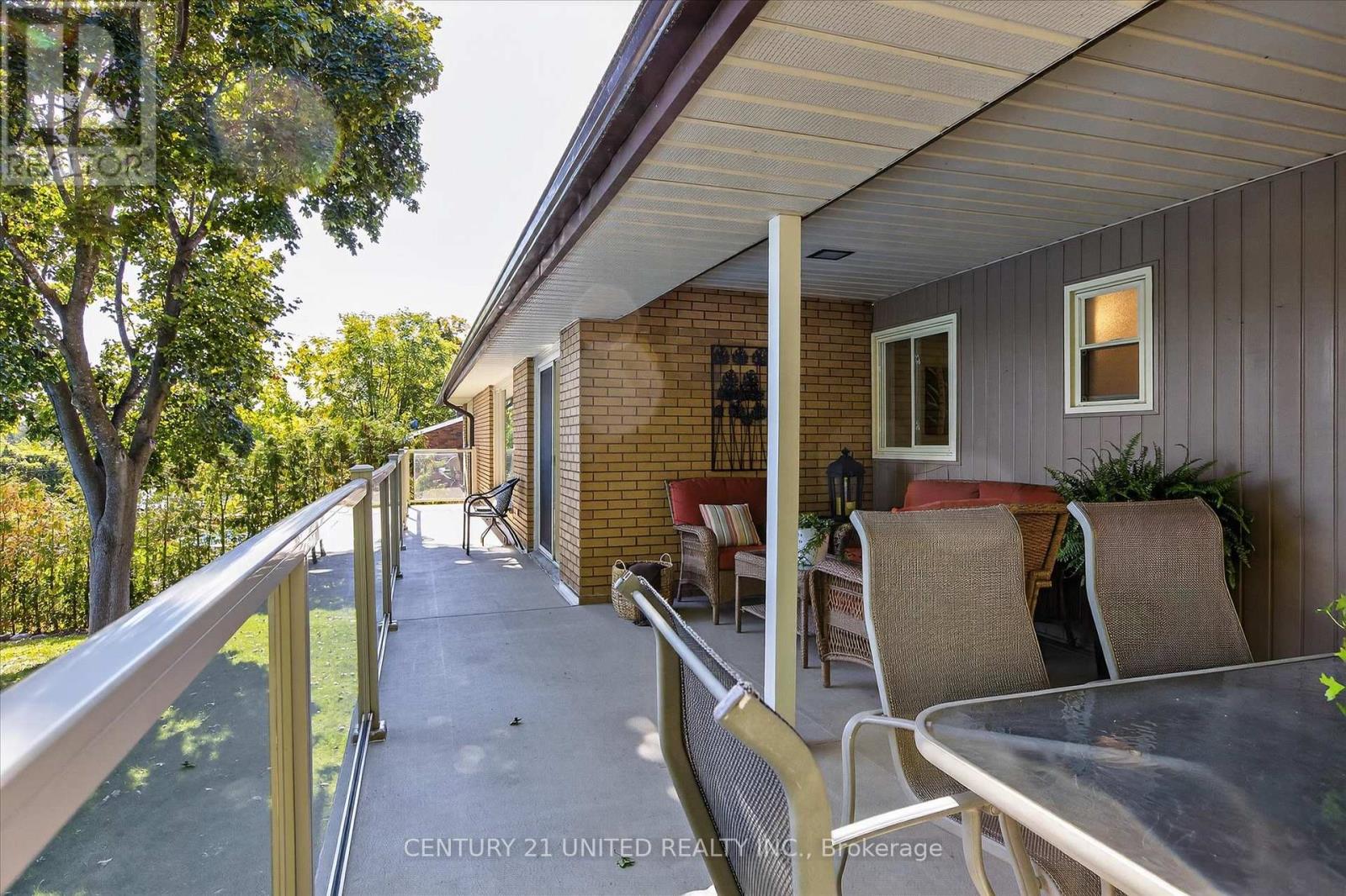 8 Oakwood Crescent, Peterborough, Ontario K9J 1N3 - Photo 25 - X12514050