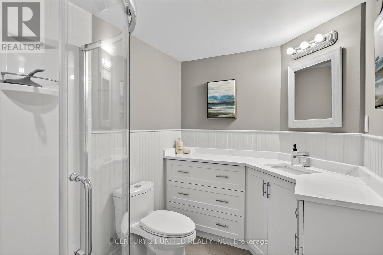 8 Oakwood Crescent, Peterborough, Ontario K9J 1N3 - Photo 38 - X12514050