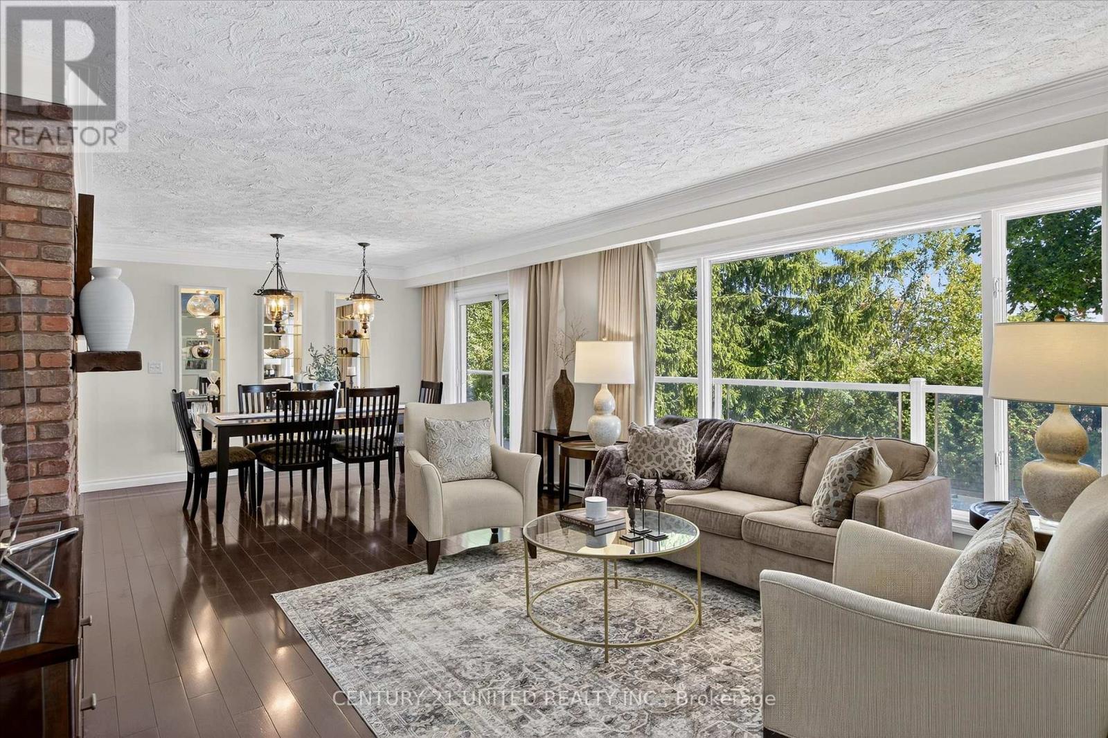 8 Oakwood Crescent, Peterborough, Ontario K9J 1N3 - Photo 5 - X12514050