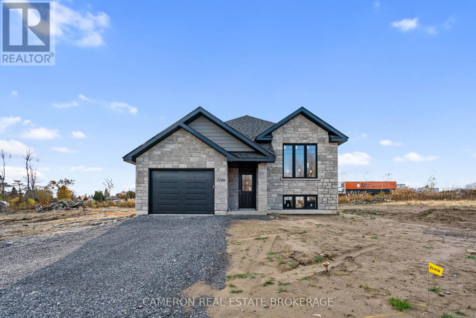 3166 Mauricy Street, Cornwall, Ontario K6K 0A1 - Photo 8 - X12514174