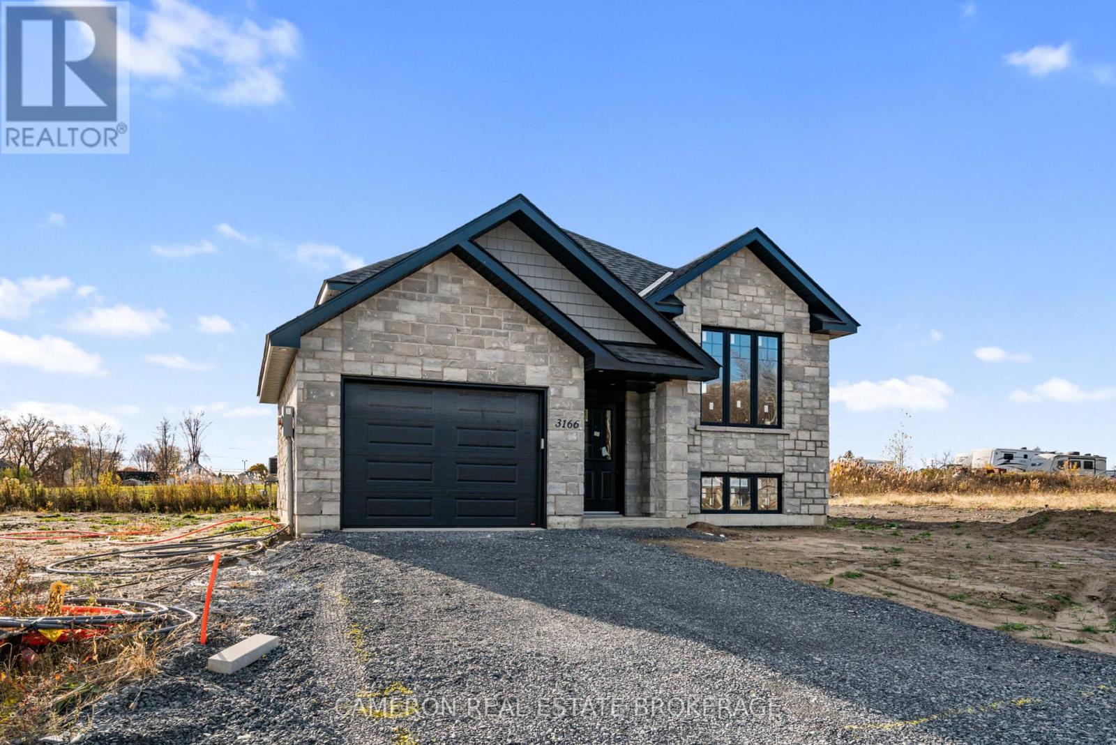 3166 Mauricy Street, Cornwall, Ontario K6K 0A1 - Photo 7 - X12514174