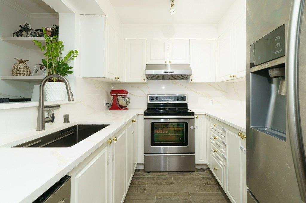 106 15258 105 Avenue, Surrey, British Columbia  V3R 0W8 - Photo 3 - R3065170