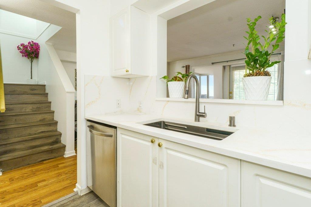 106 15258 105 Avenue, Surrey, British Columbia  V3R 0W8 - Photo 4 - R3065170