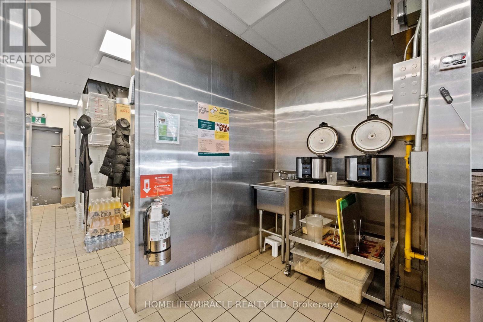 6 - 353 Duckworth Street, Barrie, Ontario  L4M 5C2 - Photo 12 - S12513842