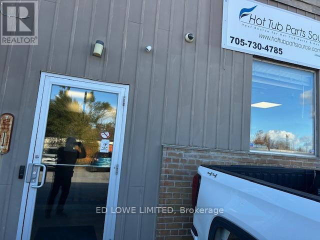 111-112 - 164 Innisfil Street, Barrie, Ontario  L4N 3E7 - Photo 5 - S12513870