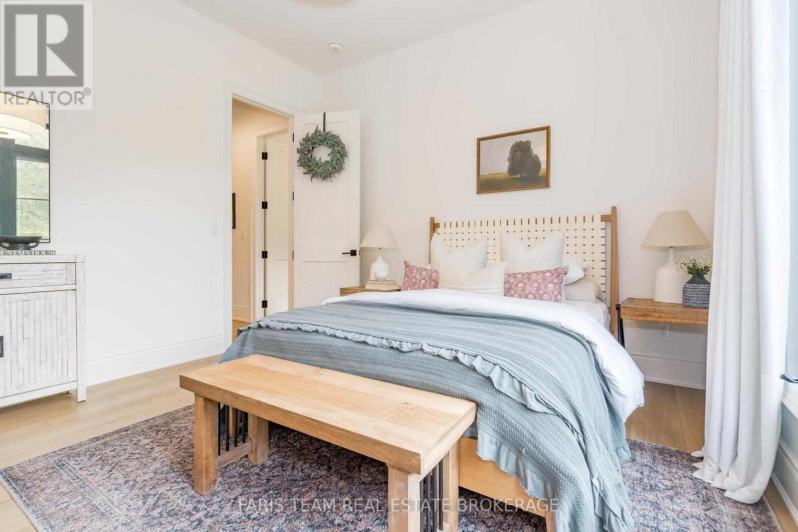 4 Sycamore Circle, Springwater, Ontario  L0L 2K0 - Photo 18 - S12513982