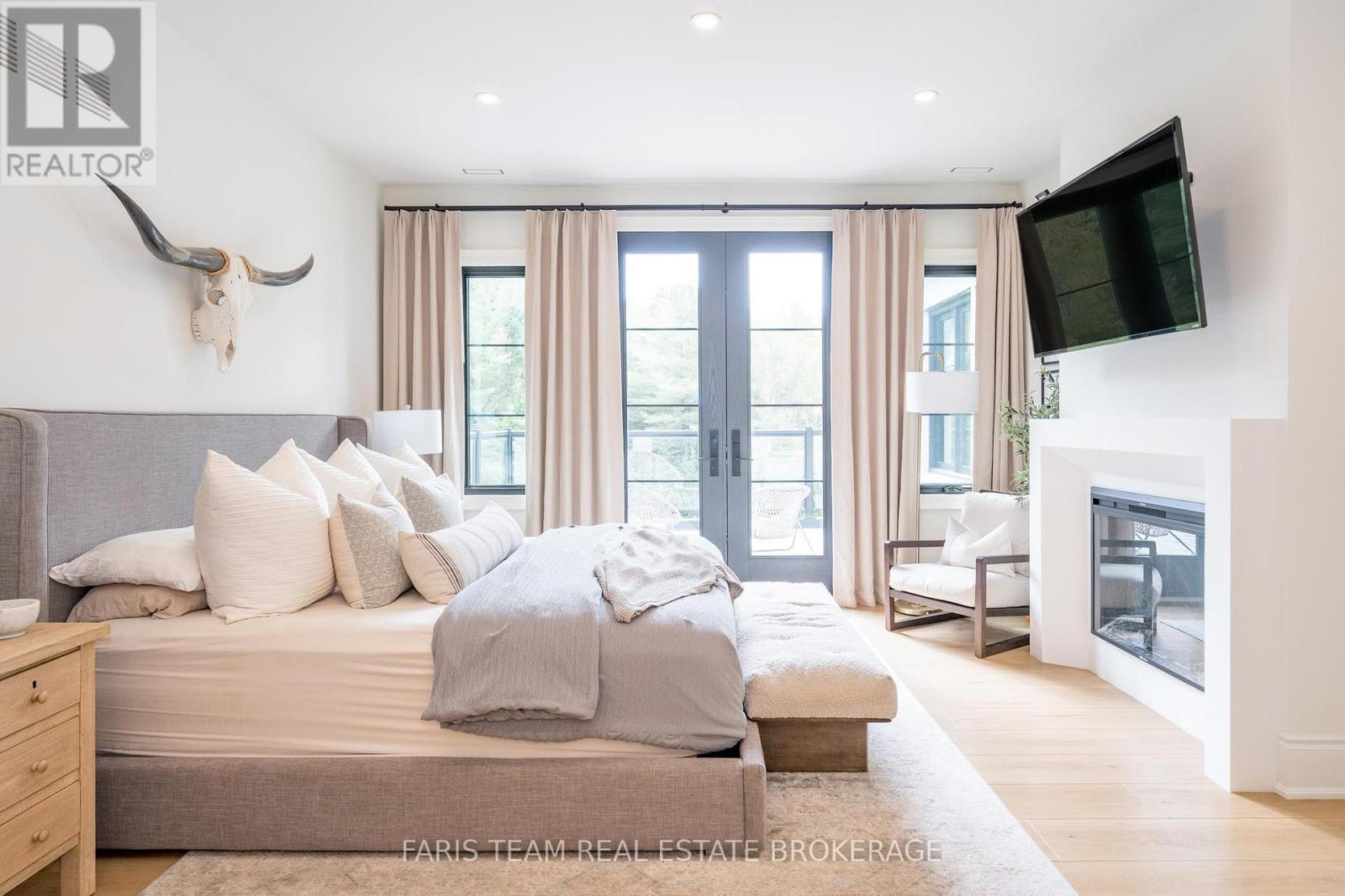 4 Sycamore Circle, Springwater, Ontario  L0L 2K0 - Photo 24 - S12513982