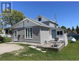 46 Queen ST, Chapleau, Ontario