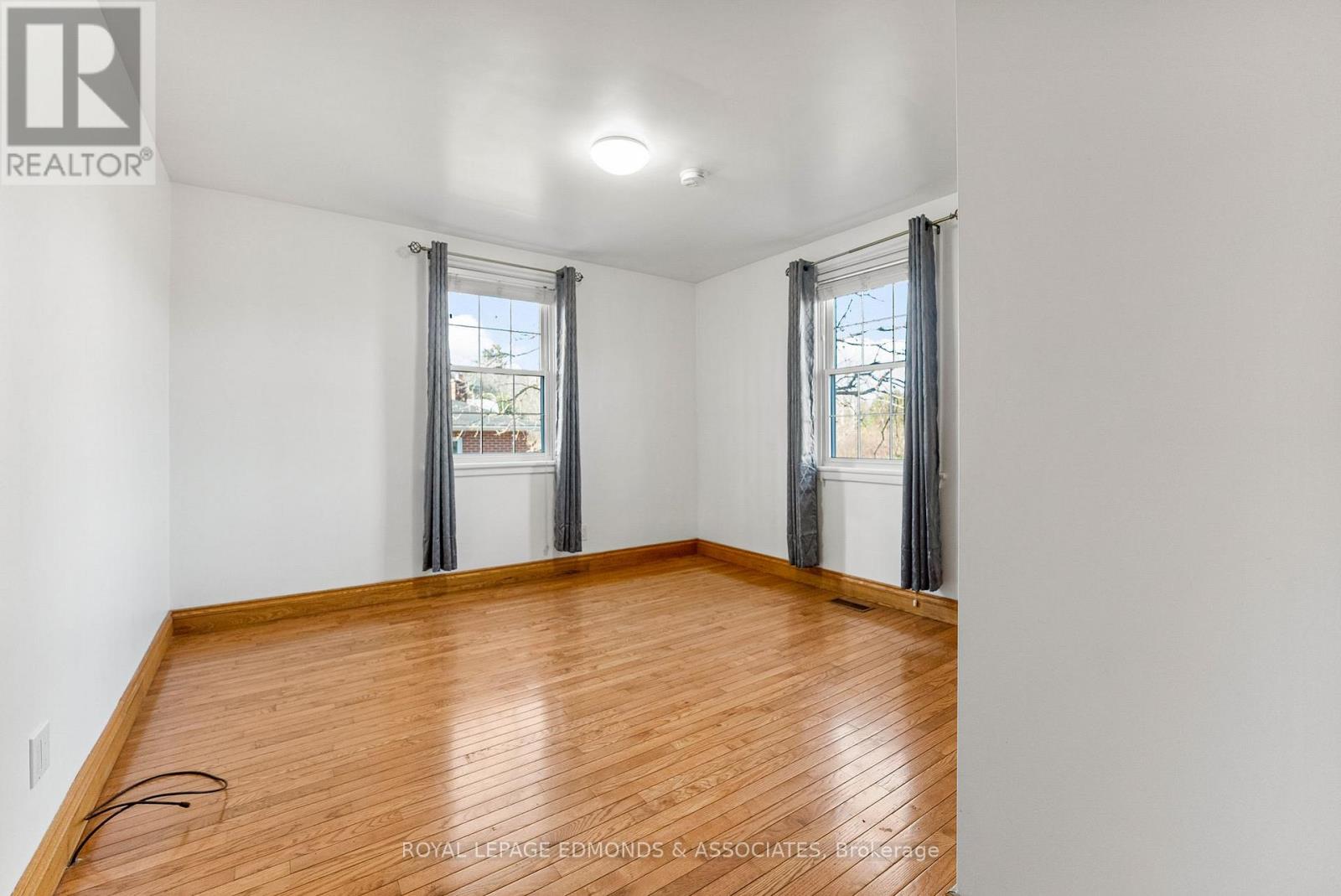 2323 B Line Road, Laurentian Valley, Ontario K8A 6W8 - Photo 10 - X12514142