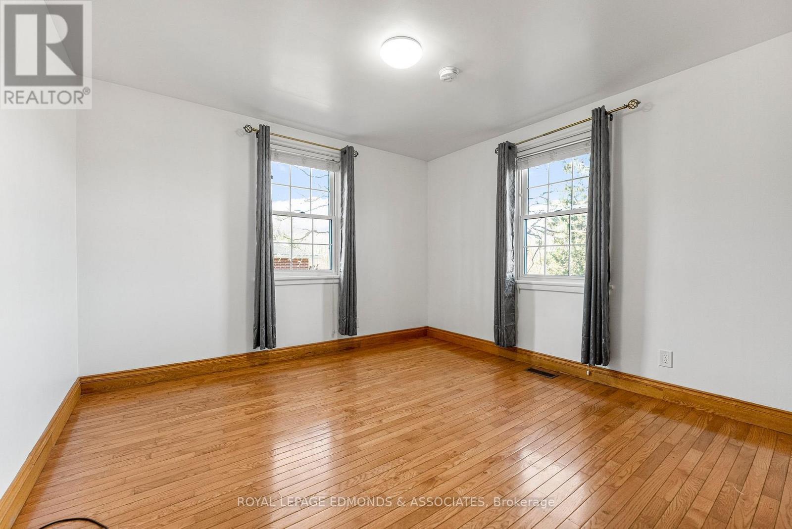 2323 B Line Road, Laurentian Valley, Ontario K8A 6W8 - Photo 11 - X12514142