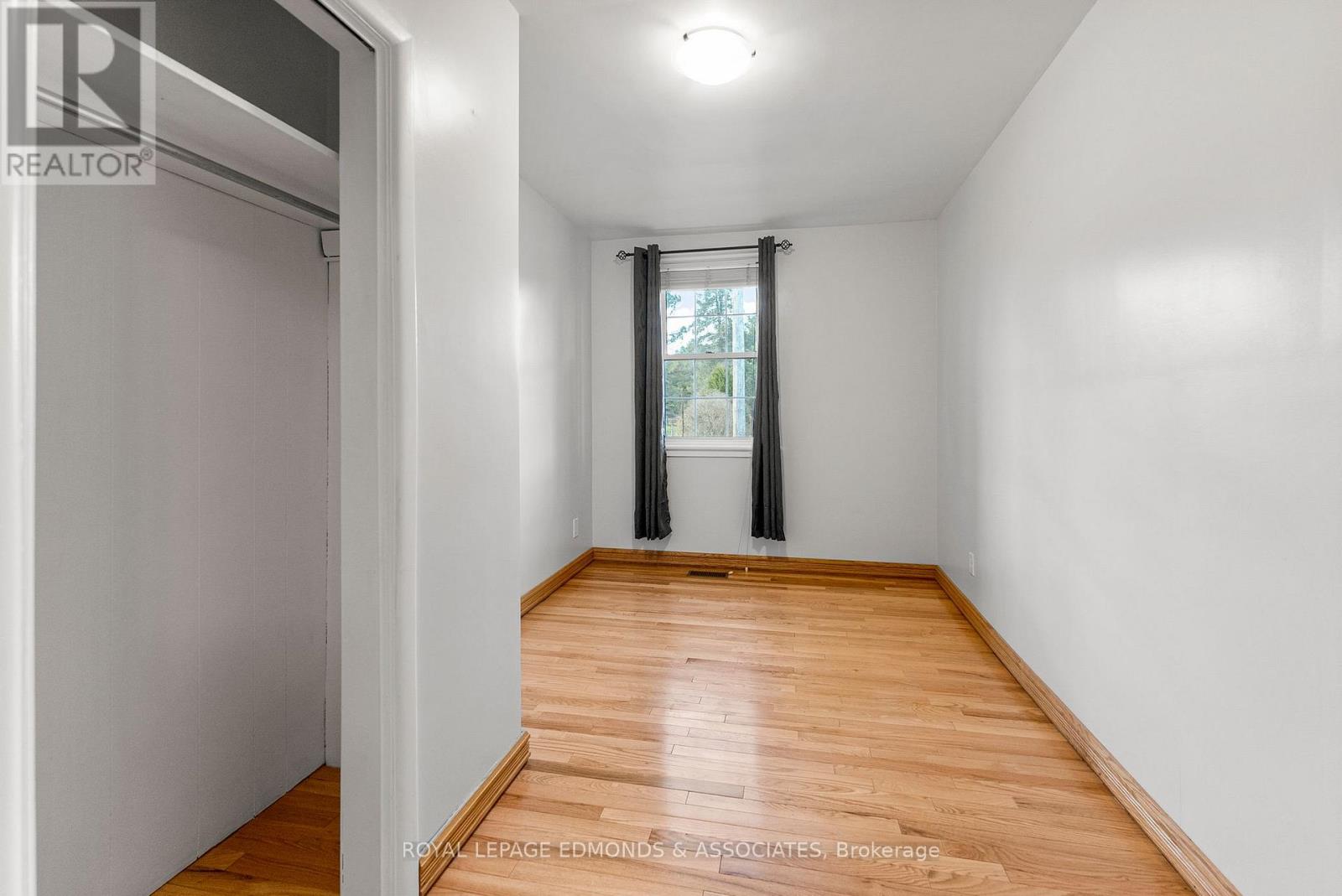 2323 B Line Road, Laurentian Valley, Ontario K8A 6W8 - Photo 15 - X12514142