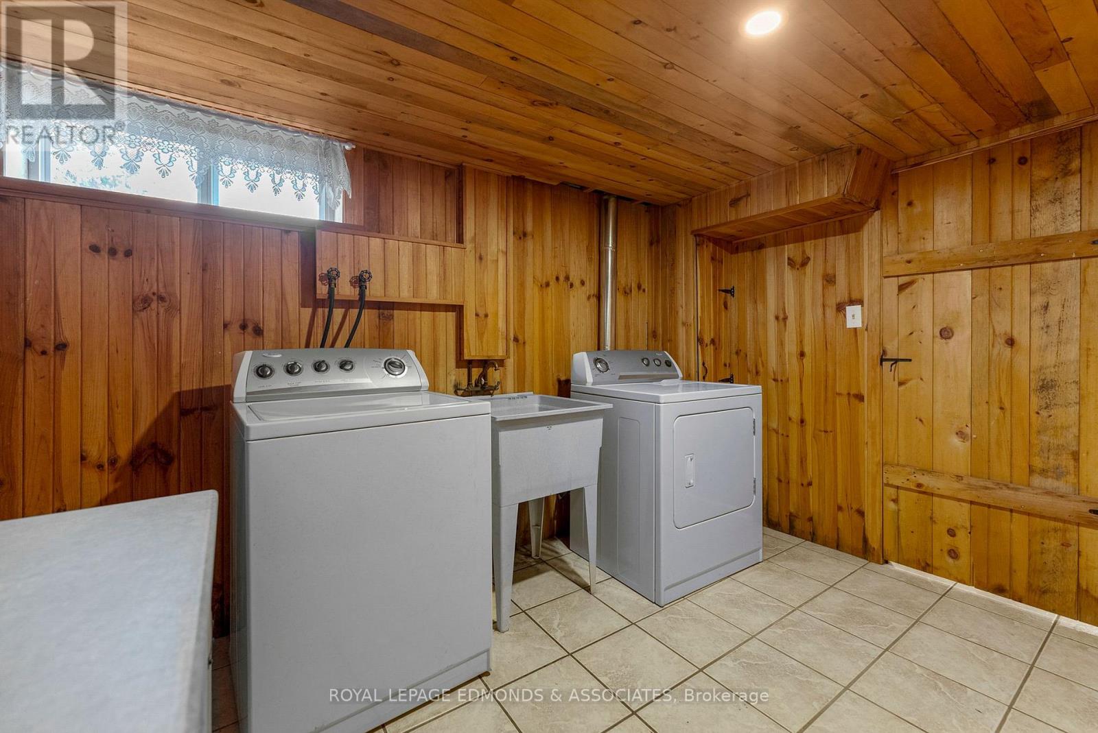 2323 B Line Road, Laurentian Valley, Ontario K8A 6W8 - Photo 22 - X12514142