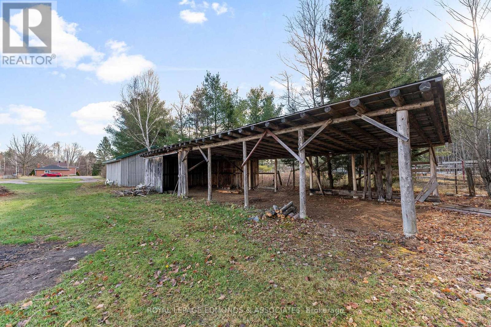 2323 B Line Road, Laurentian Valley, Ontario K8A 6W8 - Photo 25 - X12514142