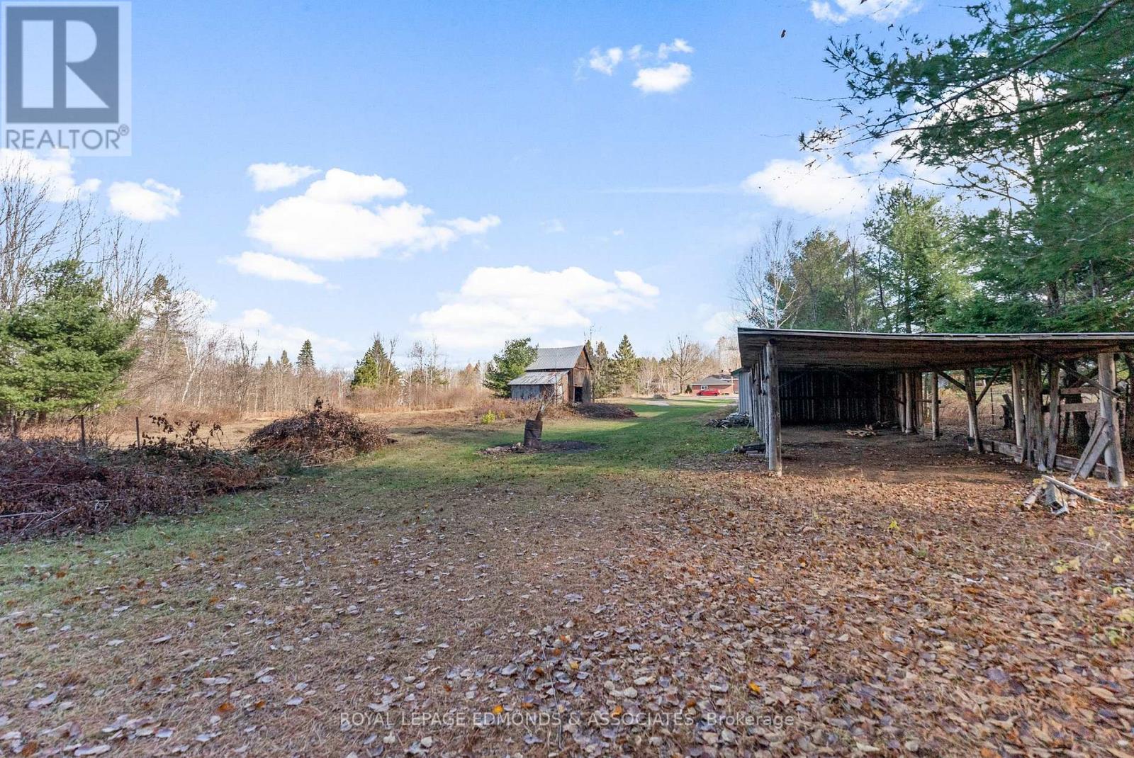 2323 B Line Road, Laurentian Valley, Ontario K8A 6W8 - Photo 27 - X12514142