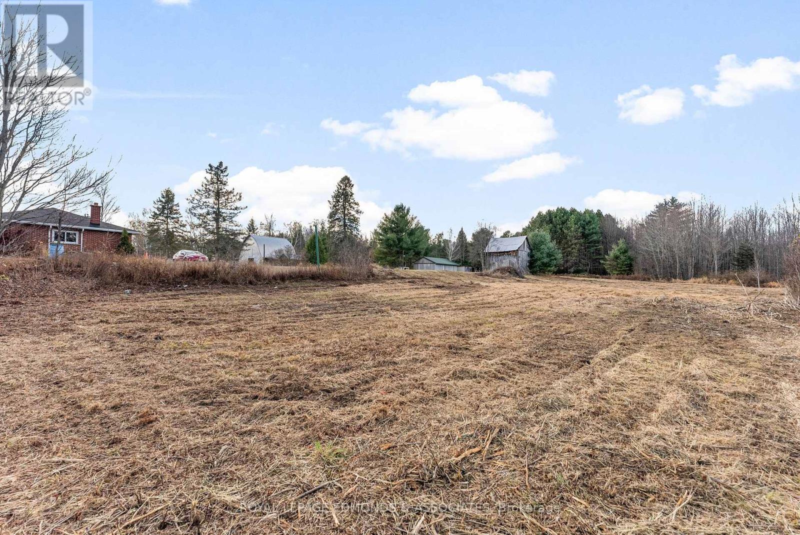 2323 B Line Road, Laurentian Valley, Ontario K8A 6W8 - Photo 31 - X12514142