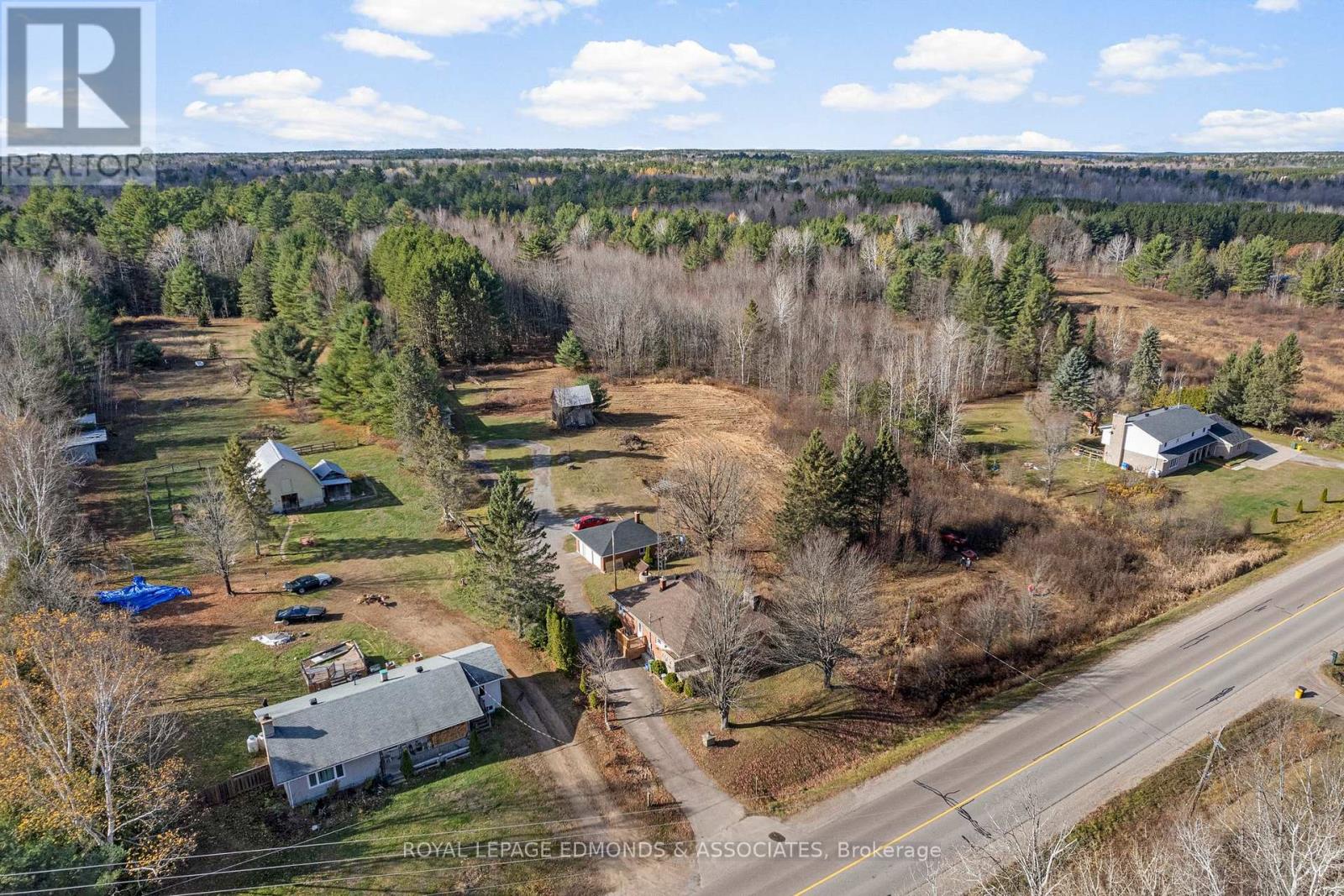 2323 B Line Road, Laurentian Valley, Ontario K8A 6W8 - Photo 32 - X12514142