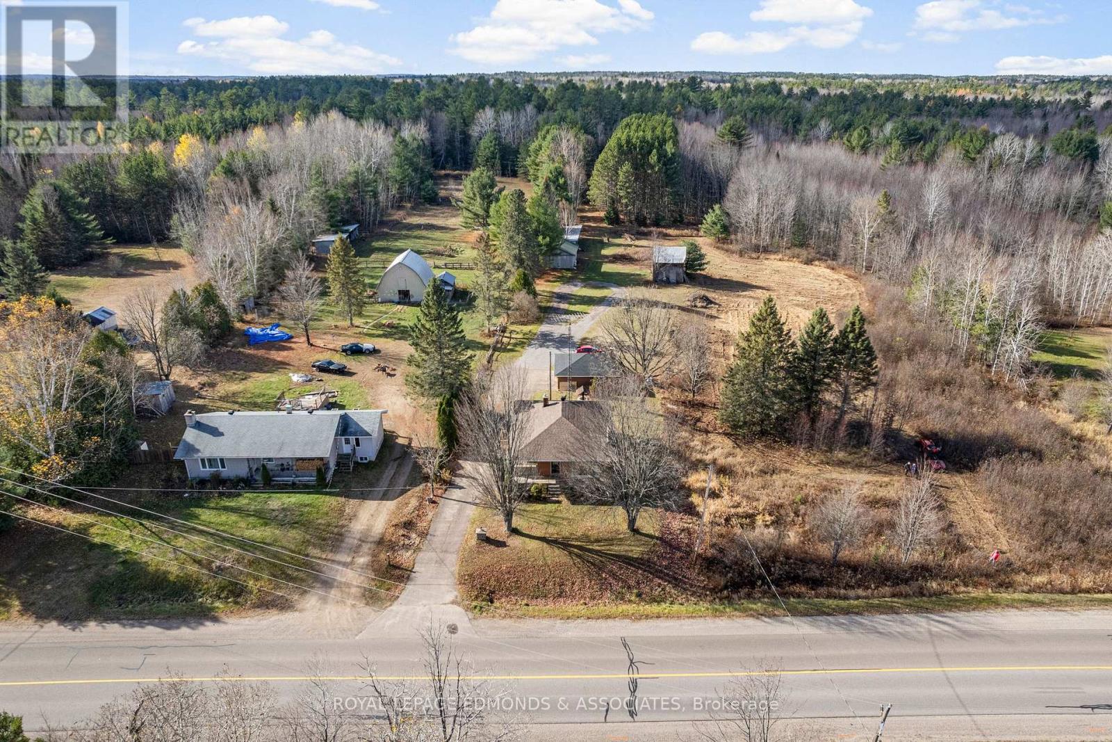 2323 B Line Road, Laurentian Valley, Ontario K8A 6W8 - Photo 33 - X12514142