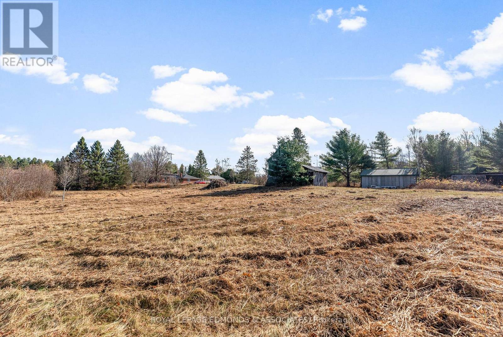 2323 B Line Road, Laurentian Valley, Ontario K8A 6W8 - Photo 39 - X12514142