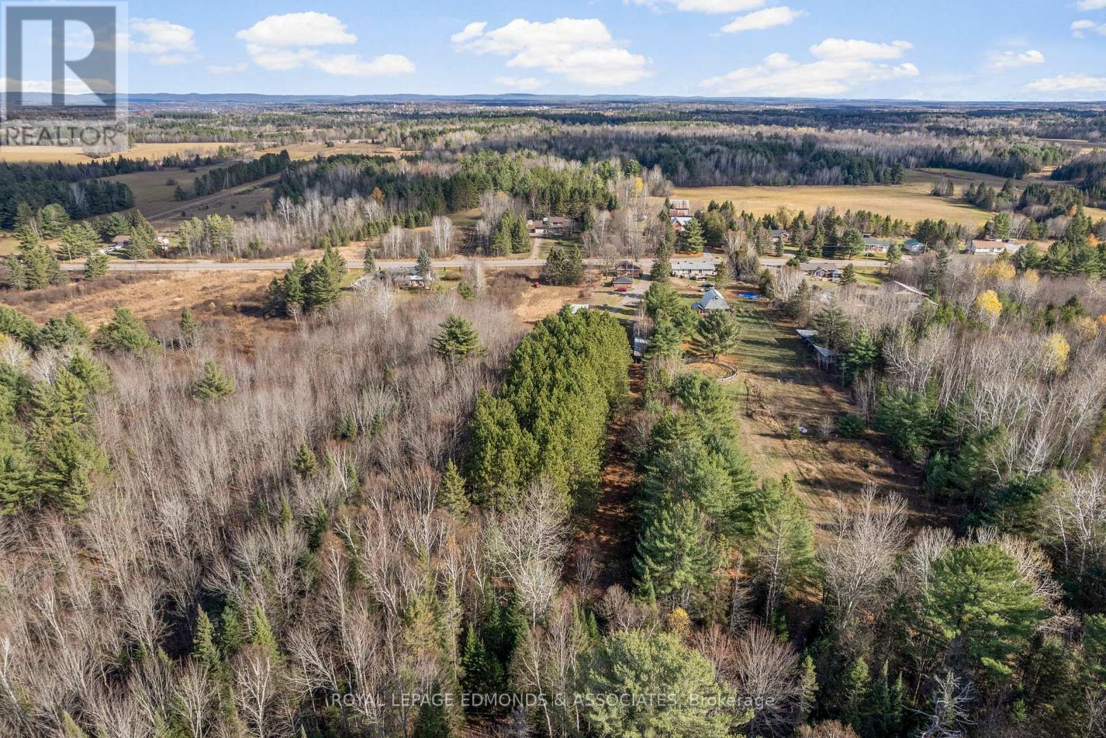 2323 B Line Road, Laurentian Valley, Ontario K8A 6W8 - Photo 41 - X12514142