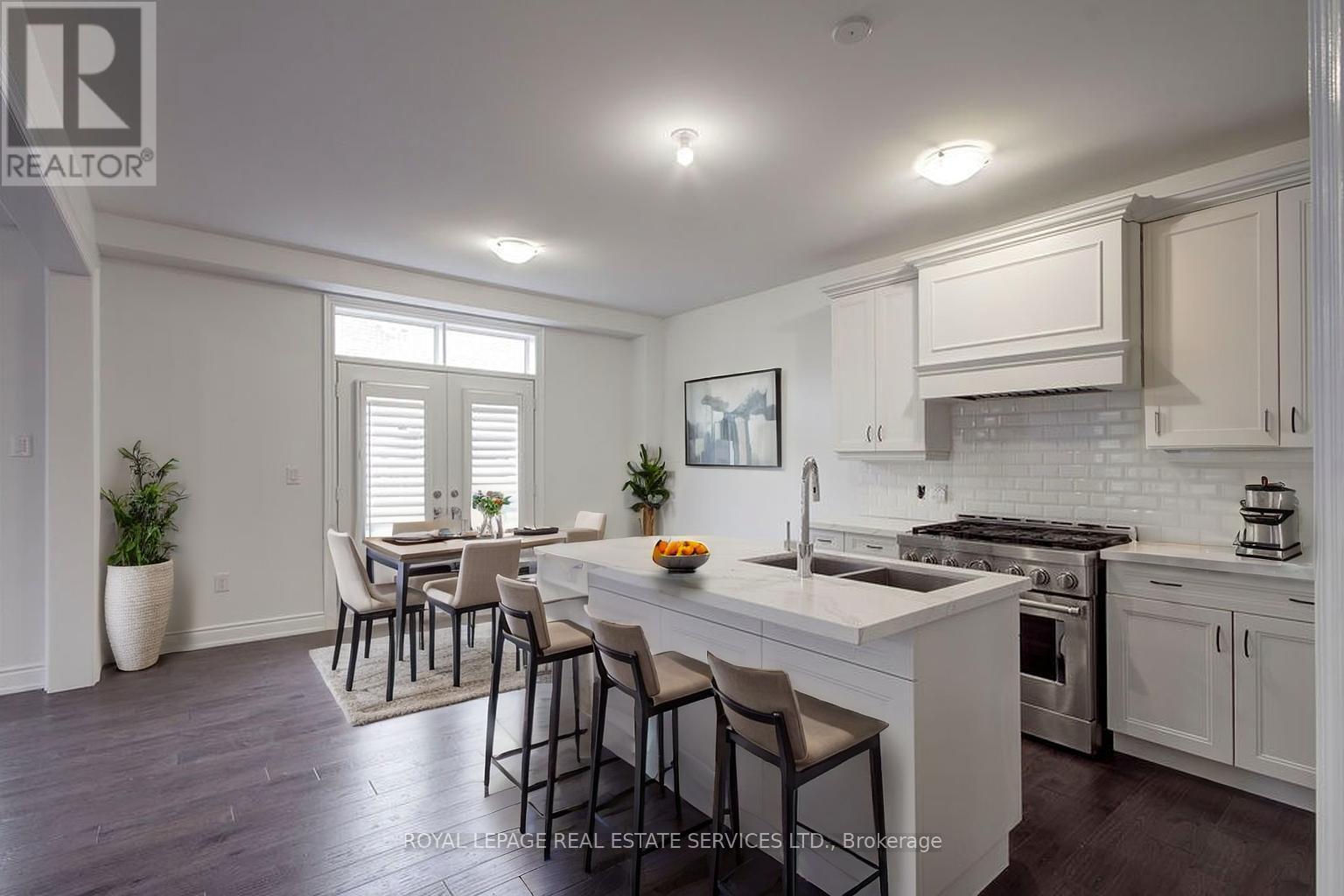 134 Zachary Crescent, Oakville, Ontario  L6H 0V5 - Photo 7 - W12513864