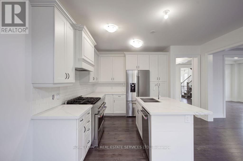 134 Zachary Crescent, Oakville, Ontario  L6H 0V5 - Photo 9 - W12513864