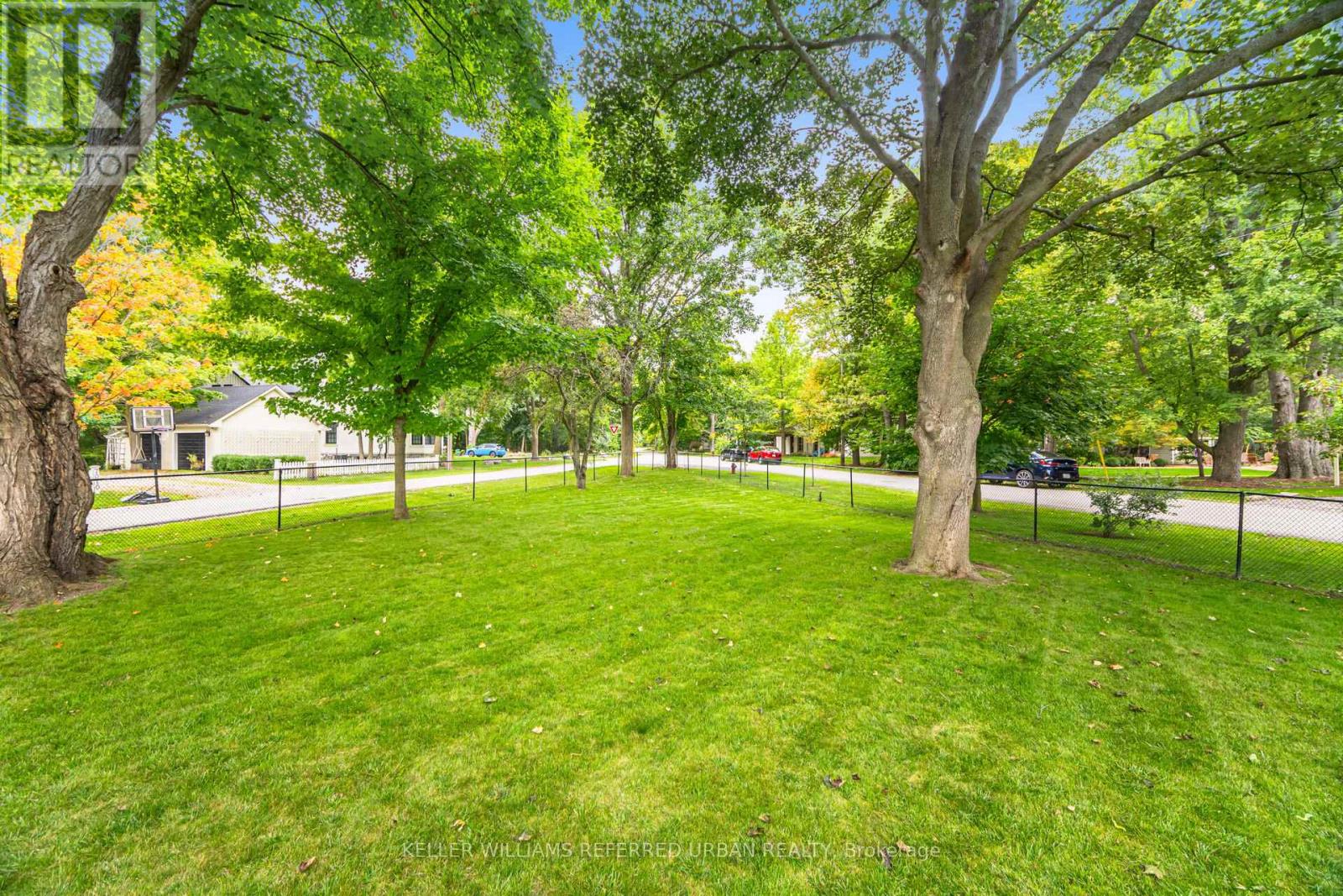 7067 Old Mill Lane, Mississauga, Ontario  L5W 1A1 - Photo 34 - W12513894