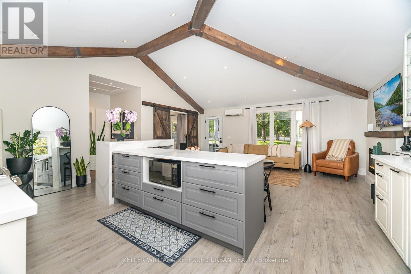 7067 Old Mill Lane, Mississauga, Ontario  L5W 1A1 - Photo 4 - W12513894