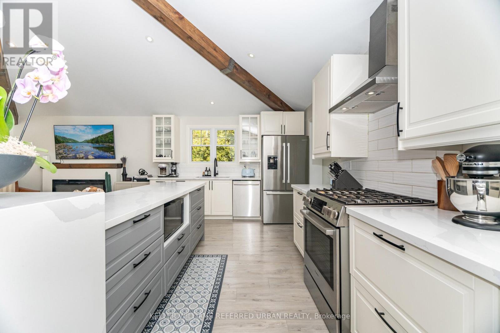 7067 Old Mill Lane, Mississauga, Ontario  L5W 1A1 - Photo 6 - W12513894