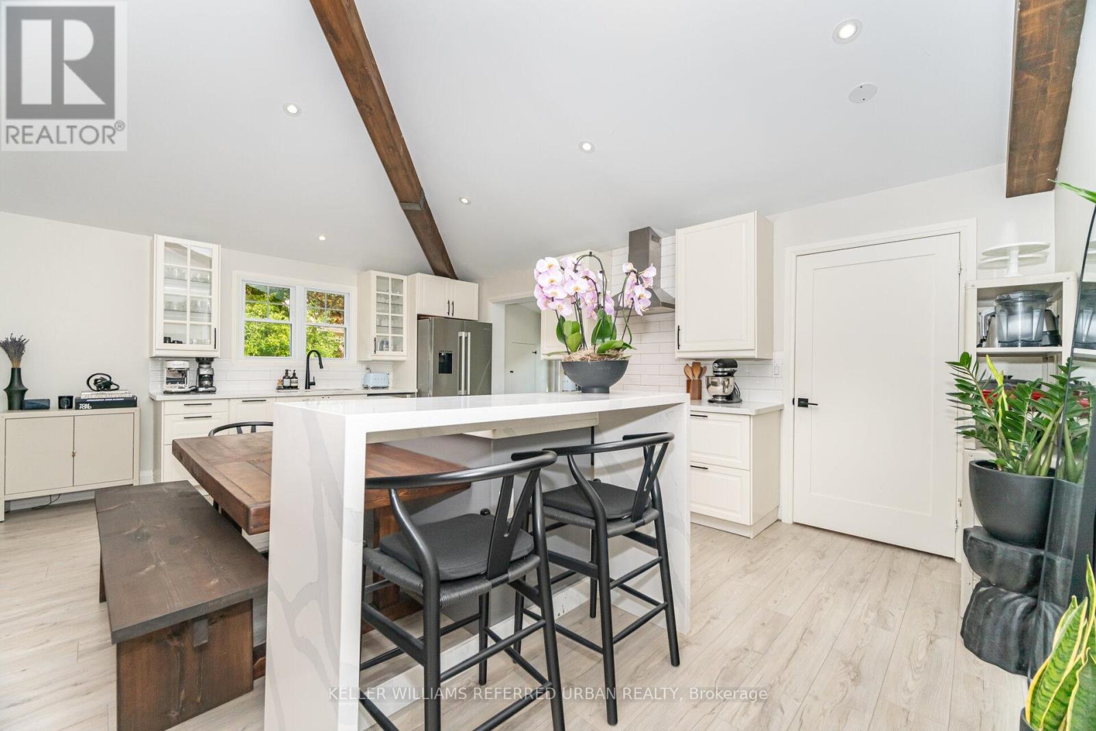 7067 Old Mill Lane, Mississauga, Ontario  L5W 1A1 - Photo 8 - W12513894