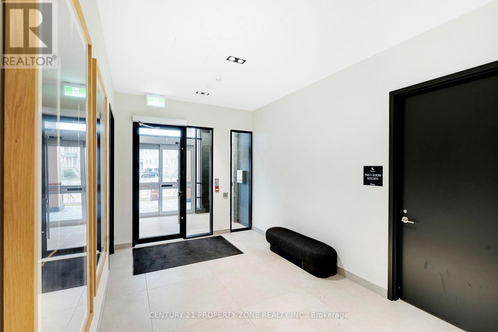 510 - 225 Malta Avenue, Brampton, Ontario  L6Y 4M5 - Photo 3 - W12513918