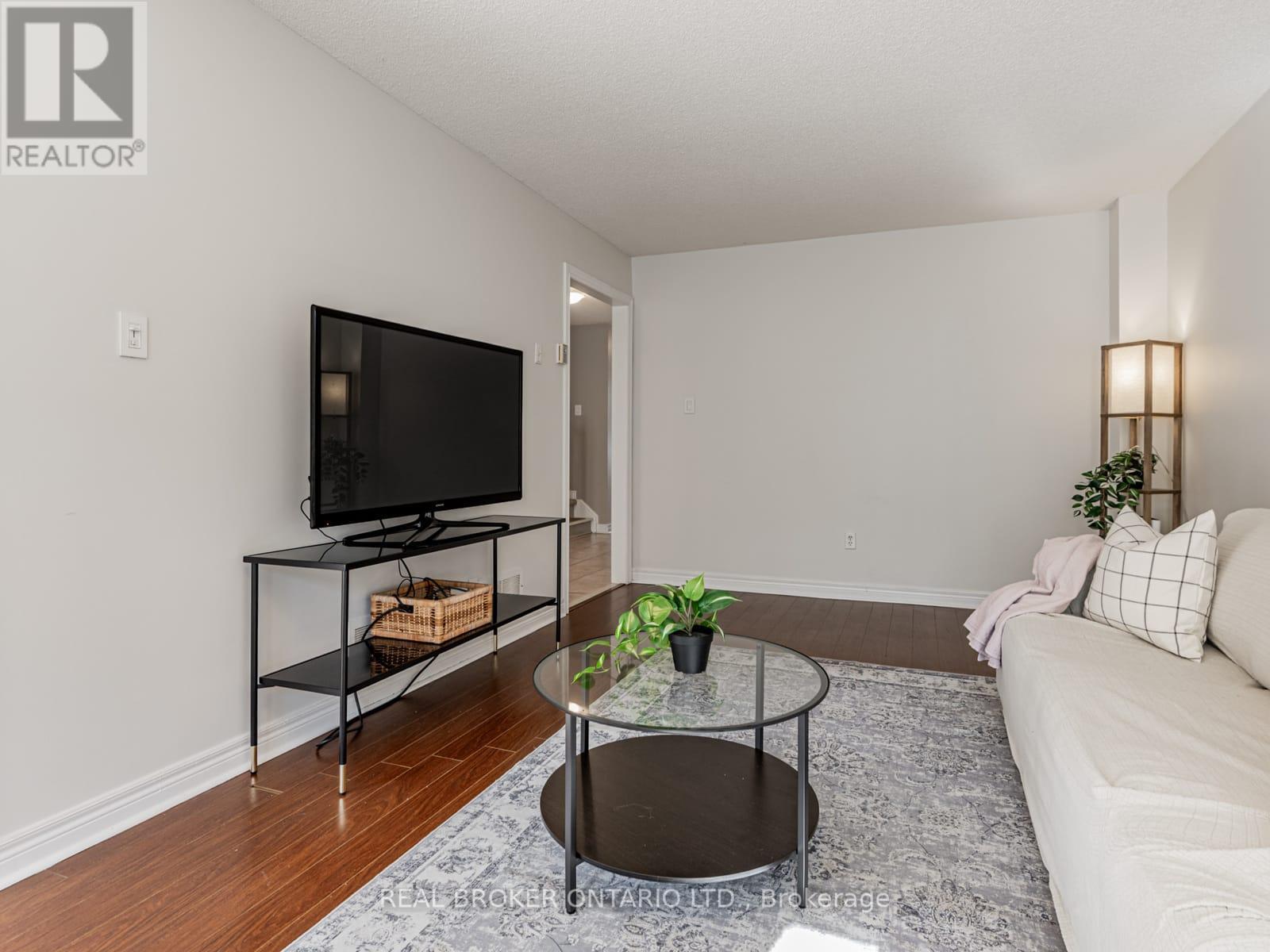 8 Rolling Hills Lane, Caledon, Ontario  L7E 1T9 - Photo 11 - W12513936