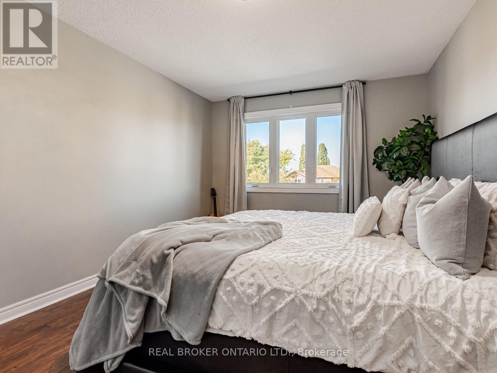 8 Rolling Hills Lane, Caledon, Ontario  L7E 1T9 - Photo 18 - W12513936