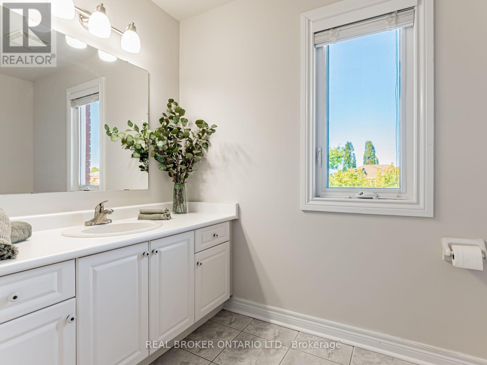 8 Rolling Hills Lane, Caledon, Ontario  L7E 1T9 - Photo 22 - W12513936