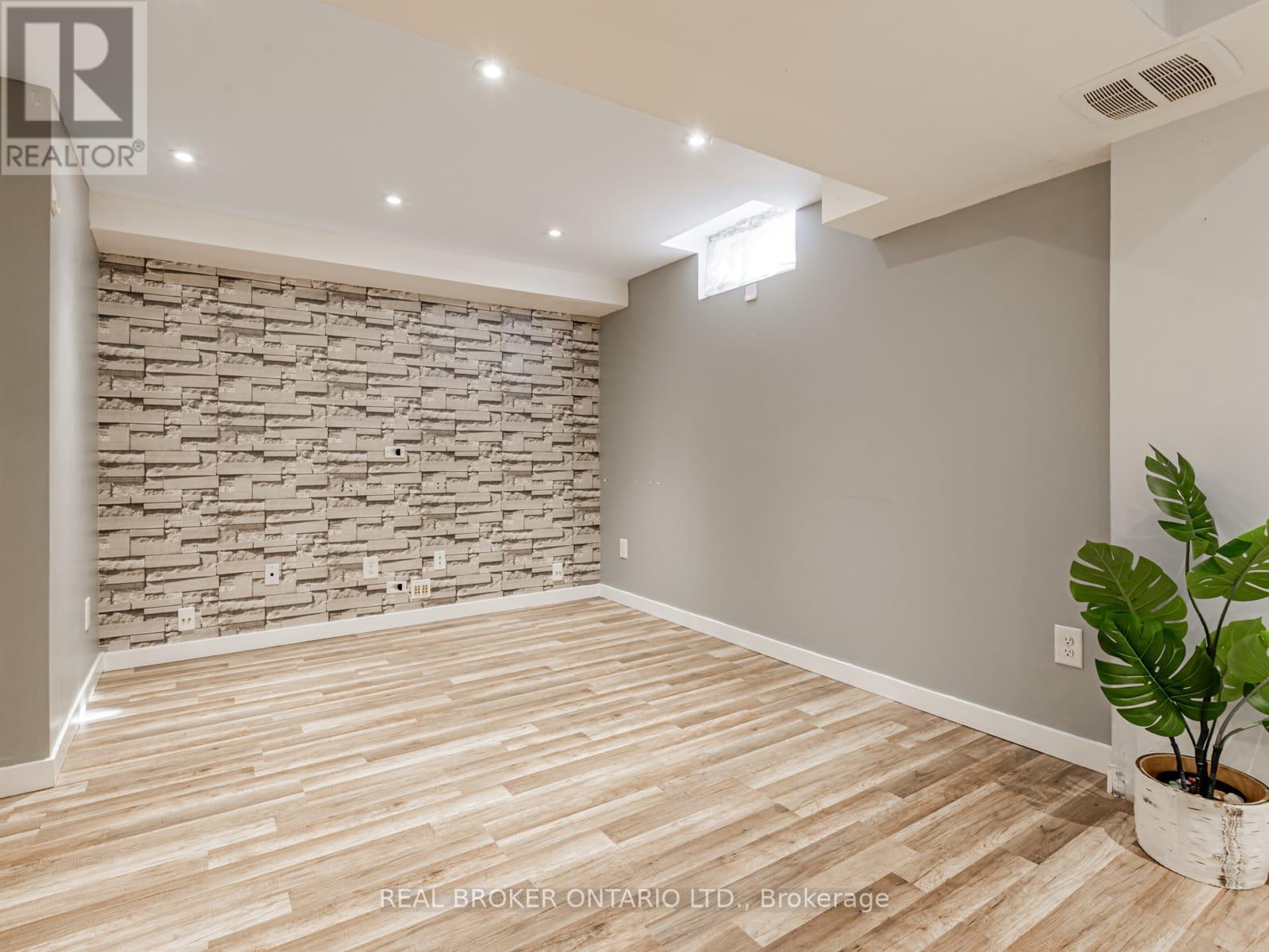 8 Rolling Hills Lane, Caledon, Ontario  L7E 1T9 - Photo 25 - W12513936