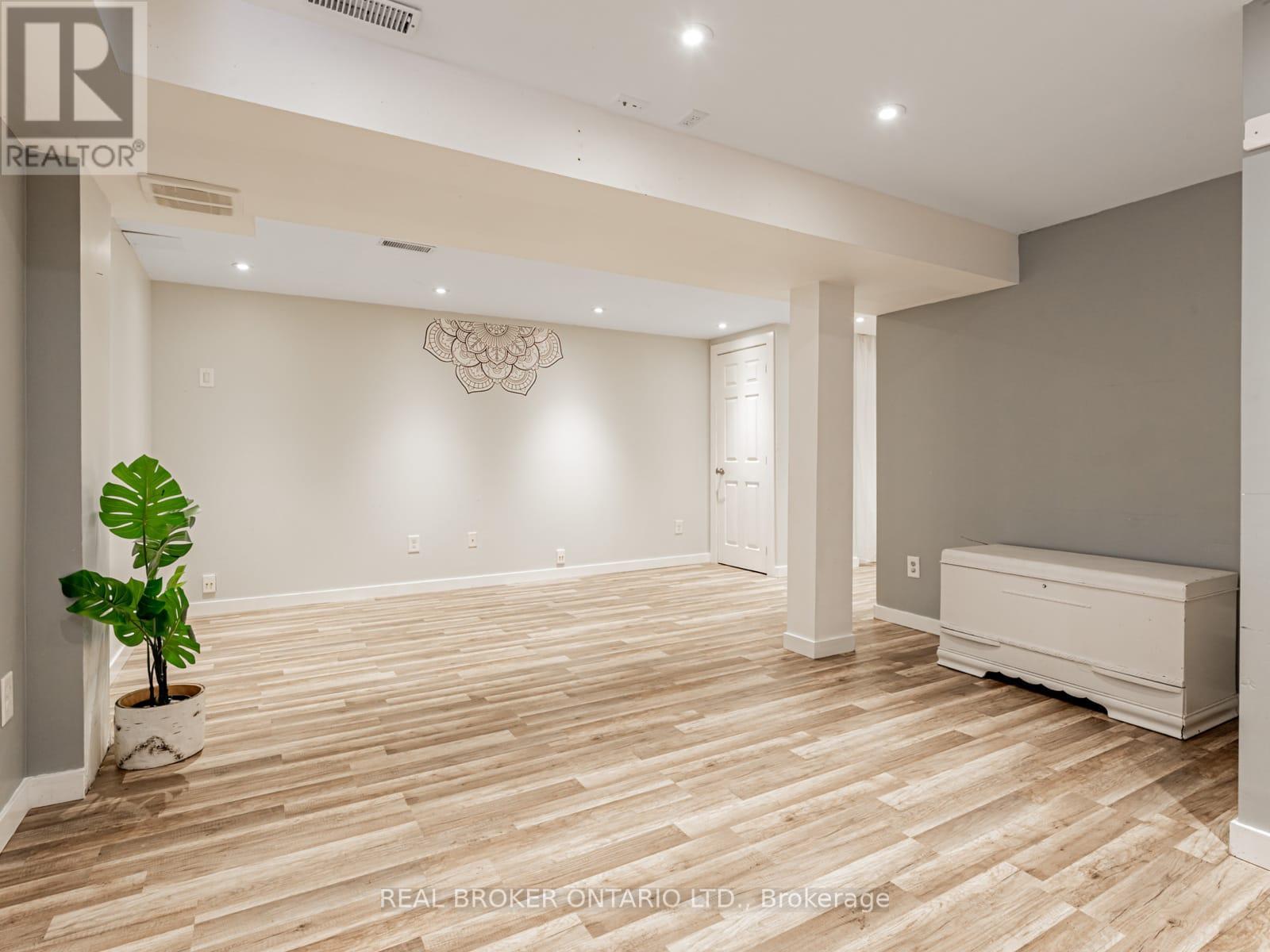 8 Rolling Hills Lane, Caledon, Ontario  L7E 1T9 - Photo 27 - W12513936