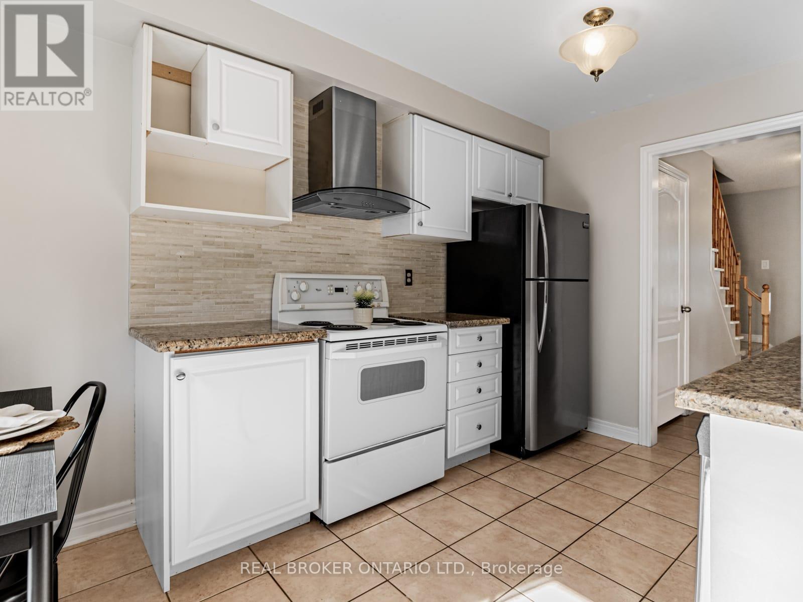 8 Rolling Hills Lane, Caledon, Ontario  L7E 1T9 - Photo 6 - W12513936