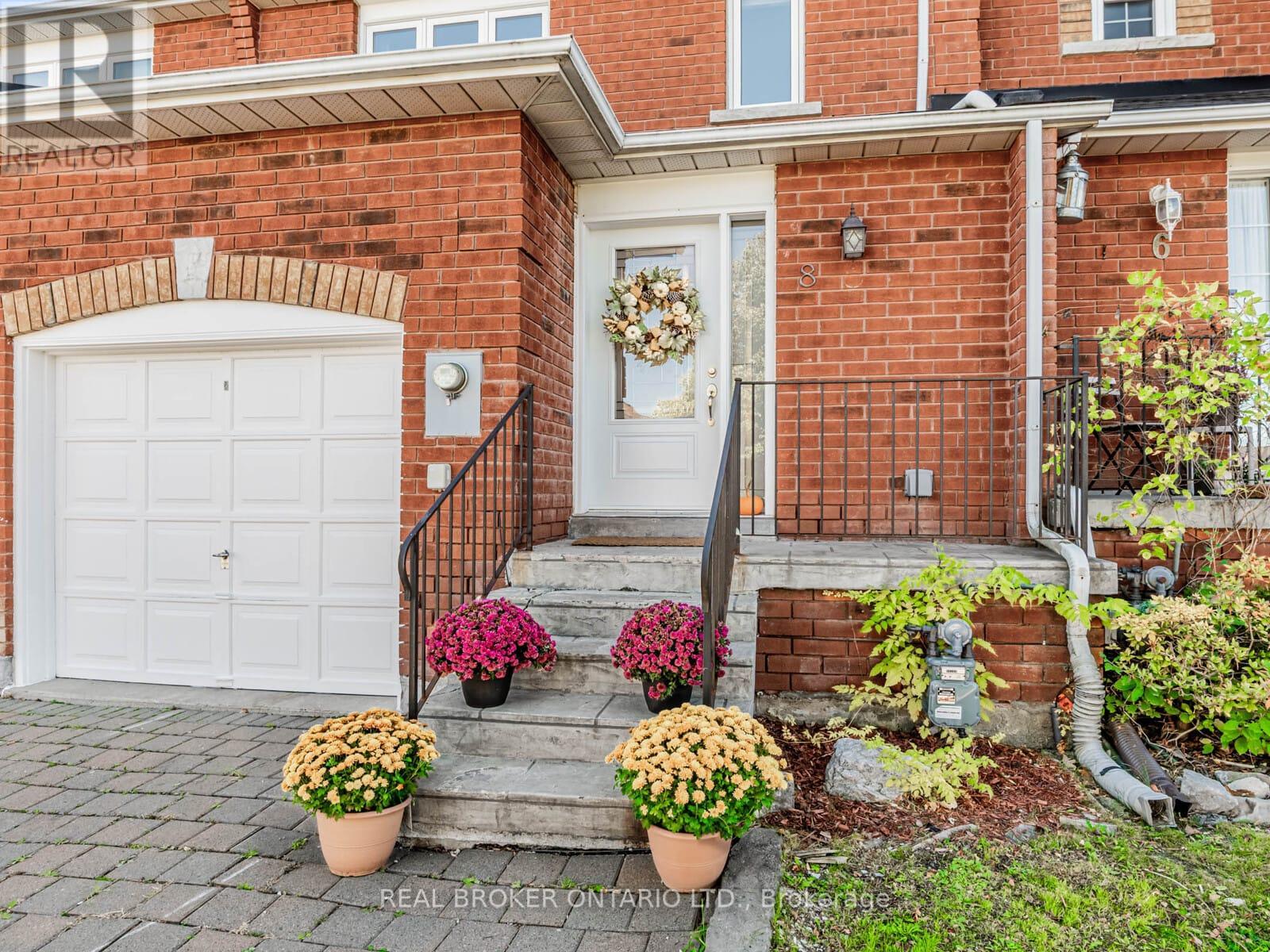 8 Rolling Hills Lane, Caledon, Ontario  L7E 1T9 - Photo 7 - W12513936